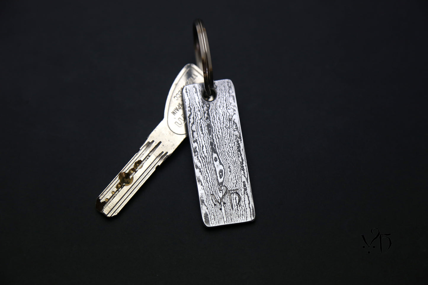 Keychain, Hand Forged Damascus. A Unique Gift for Metal Lovers, Craftsmanship and Traditional Forging
