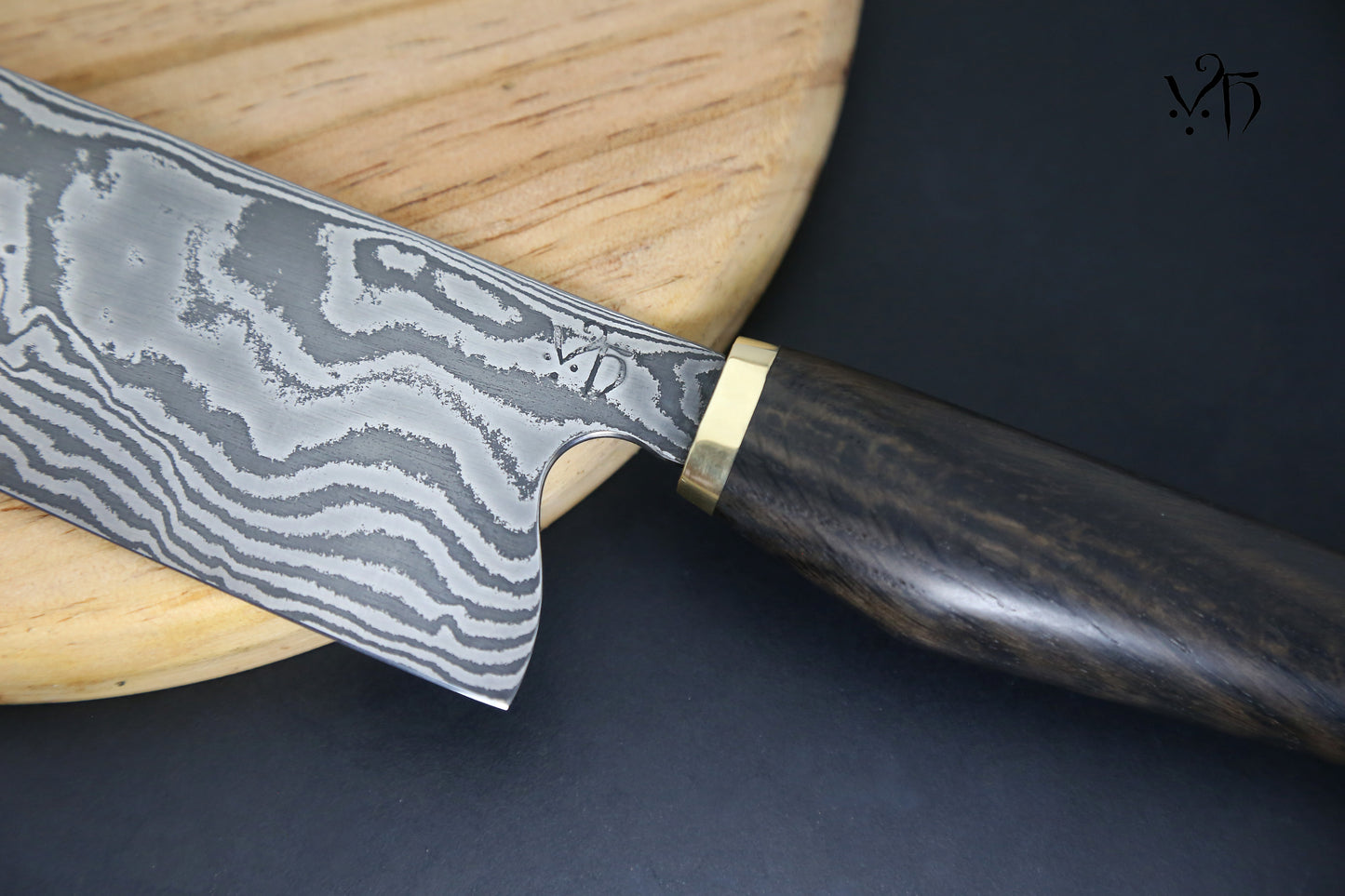 Japanese style Chef's knife Kiritsuke Damascus 220 mm. Carbon Steel