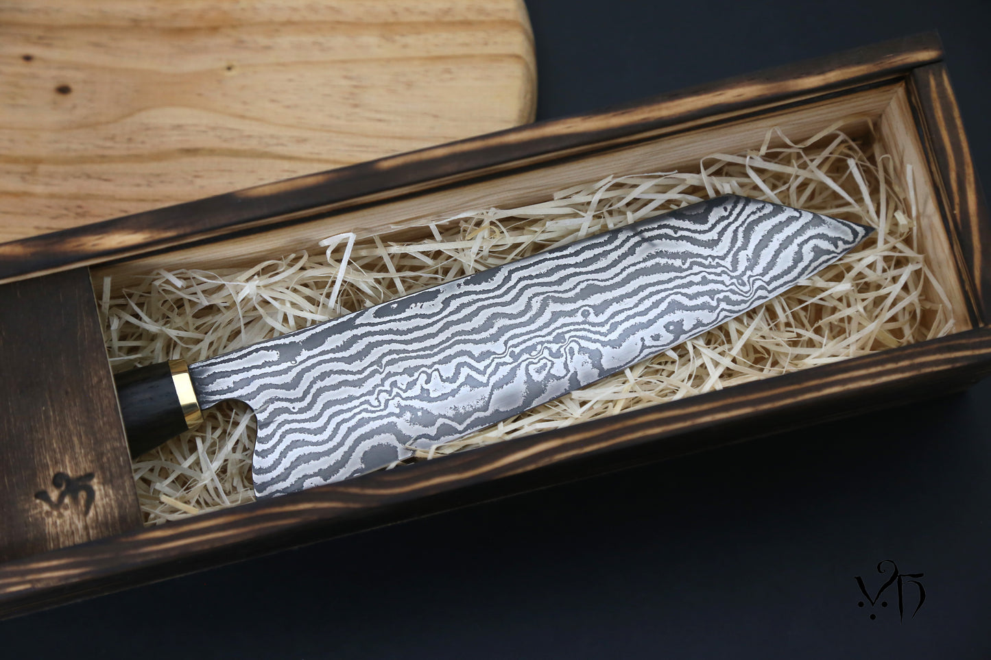 Japanese style Chef's knife Kiritsuke Damascus 220 mm. Carbon Steel