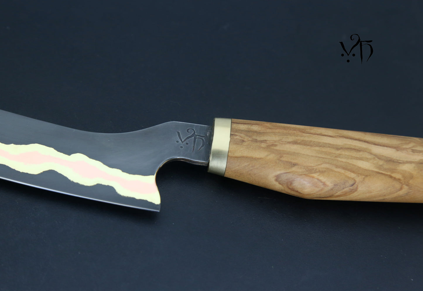Cheese Knife 140 mm. Cumai Laminated Carbon Steel, Copper & Brass