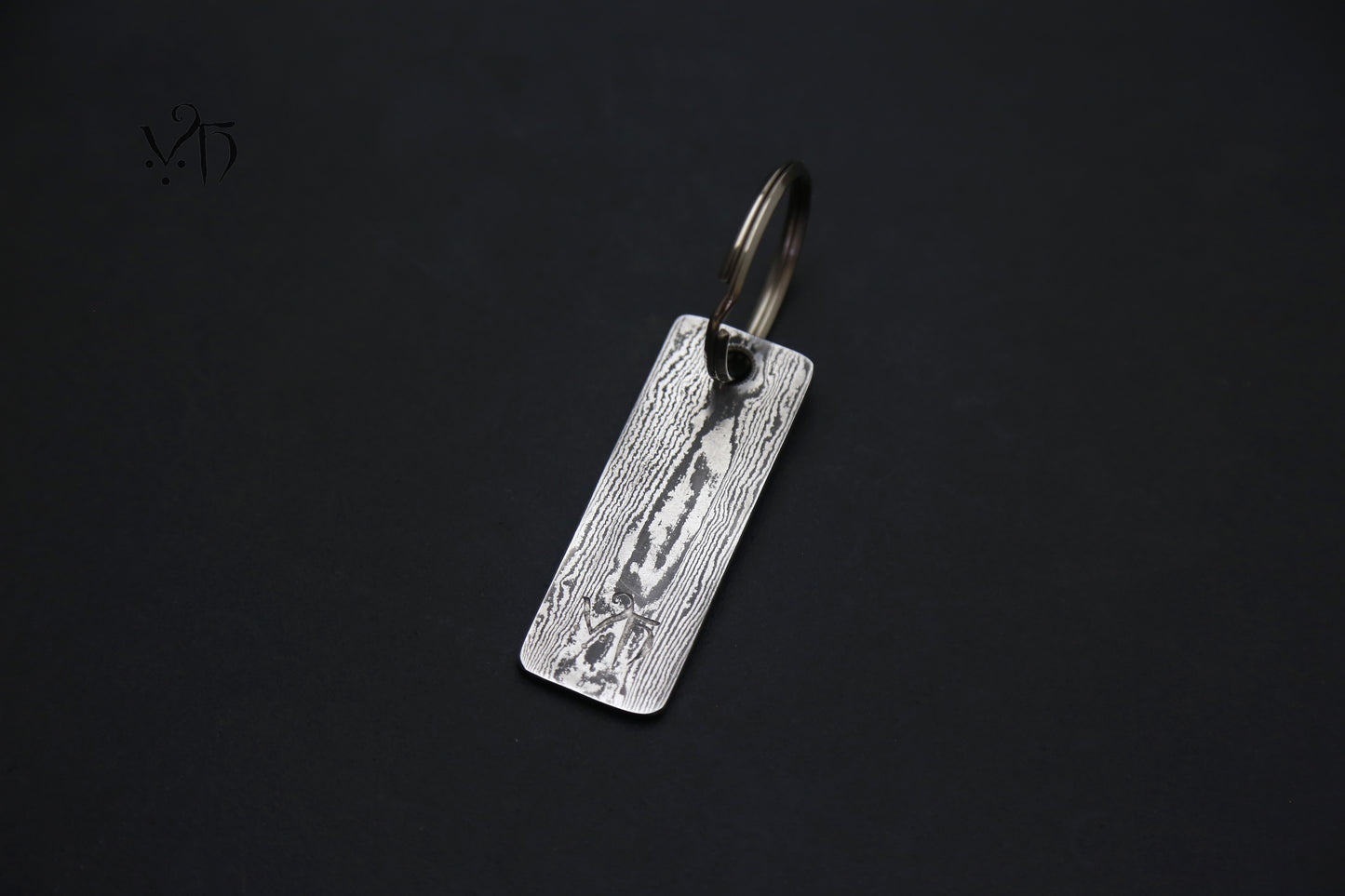 Keychain, Hand Forged Damascus. A Unique Gift for Metal Lovers, Craftsmanship and Traditional Forging
